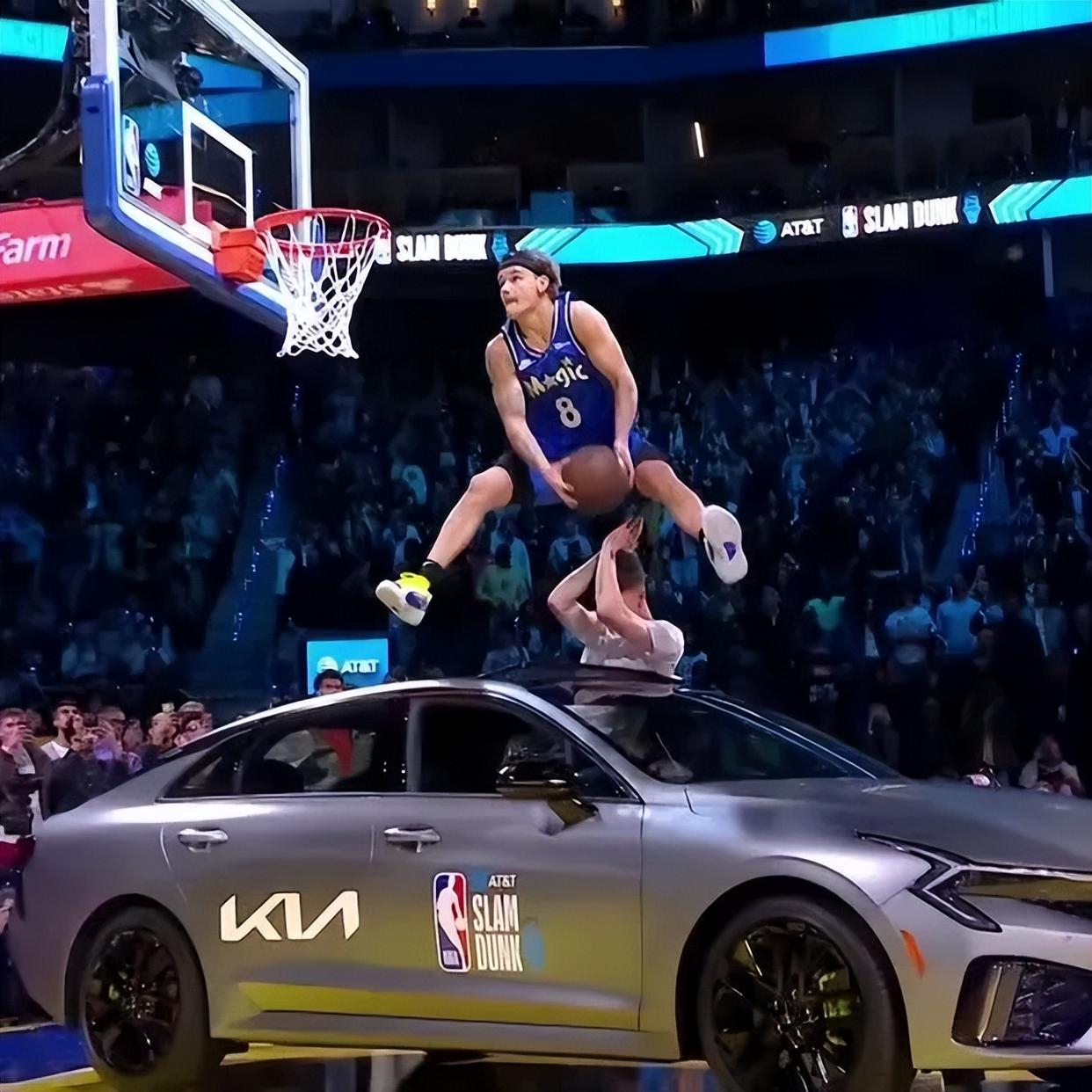 篮球明星PK赛扣篮大赛，激烈角逐引发热议