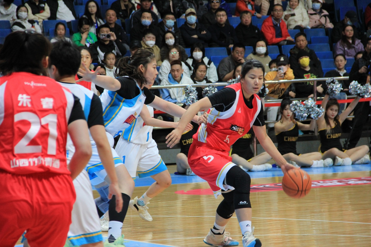 中国CBA常规赛结束,广州队摘得分区冠军 中国CBA常规赛结束,广州队摘得分区冠军