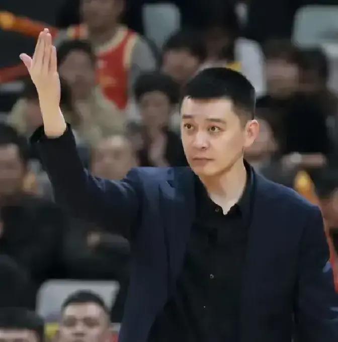 关键时刻外援挺身而出，帮助球队逆转战局的简单介绍