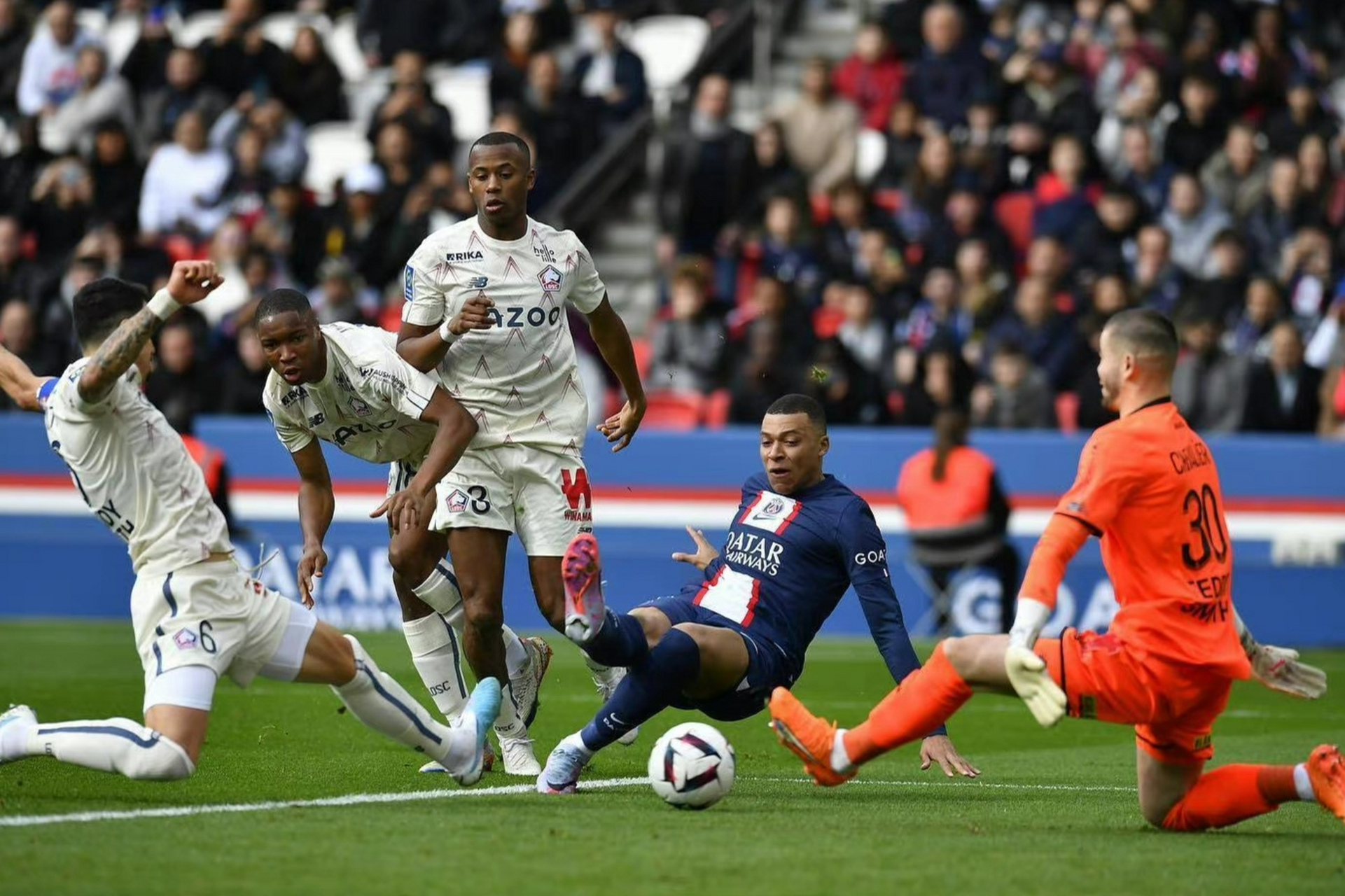 荷兰砍败古迪古德梅西绝杀出线