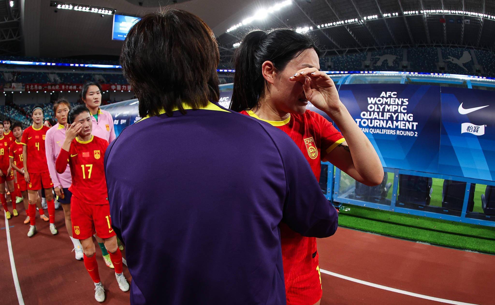 加拿大女足赛场传来惊心动魄一幕!(国足主帅是谁) 加拿大女足赛场传来惊心动魄一幕!(国足主帅是谁)